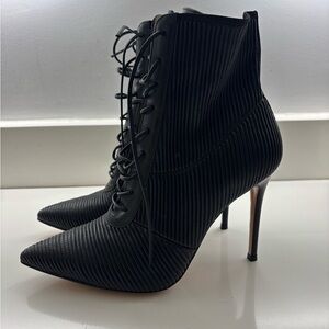 Gianvito Rossi Zina Quilted Lace-Up Heeled Boots